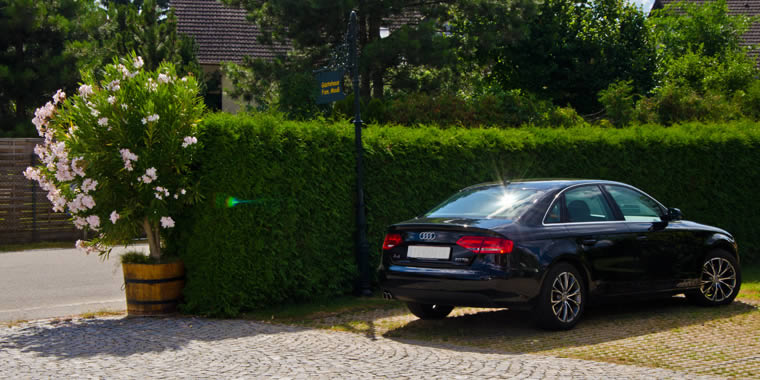 Parkplatz mit einem neuen Audi A4